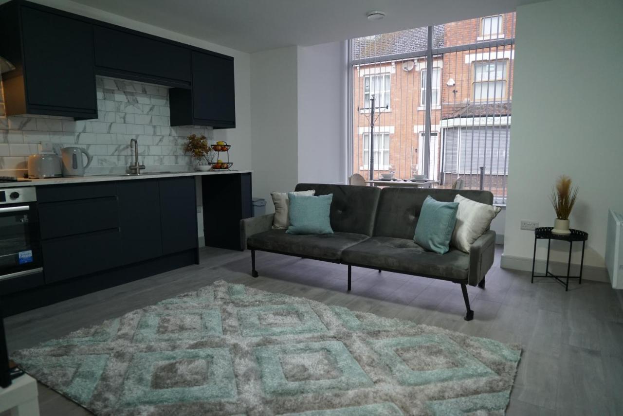 1 & 2 Bed Apartments - Desborough, Kettering, Family, Wifi, Parking Екстериор снимка