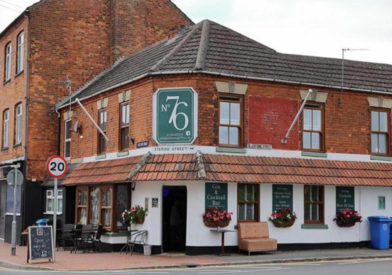 1 & 2 Bed Apartments - Desborough, Kettering, Family, Wifi, Parking Екстериор снимка